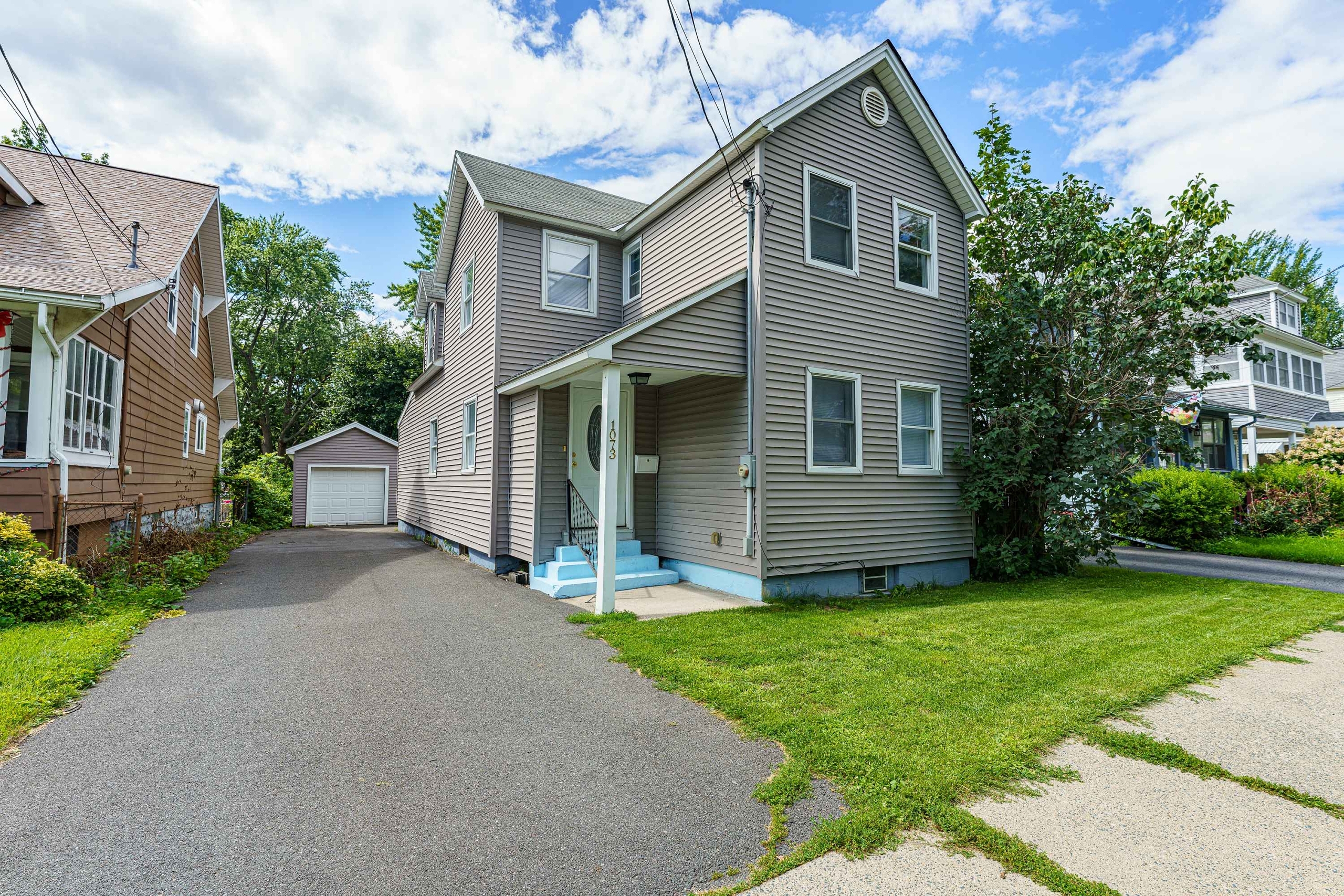 1073 PALMER AV, NISKAYUNA NY 12309